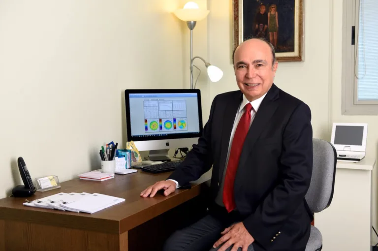 Uzun Süre Ekrana Bakmak Miyop Hastalığını Artırıyor