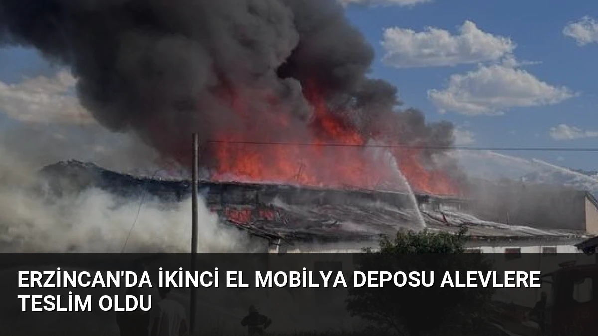 Erzincan’da İkinci El Mobilya Deposu Alevlere Teslim Oldu