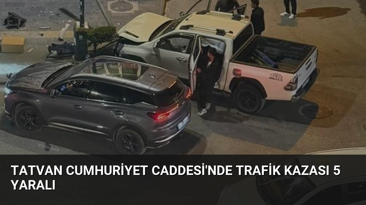 Tatvan Cumhuriyet Caddesi’nde Trafik Kazası 5 Yaralı